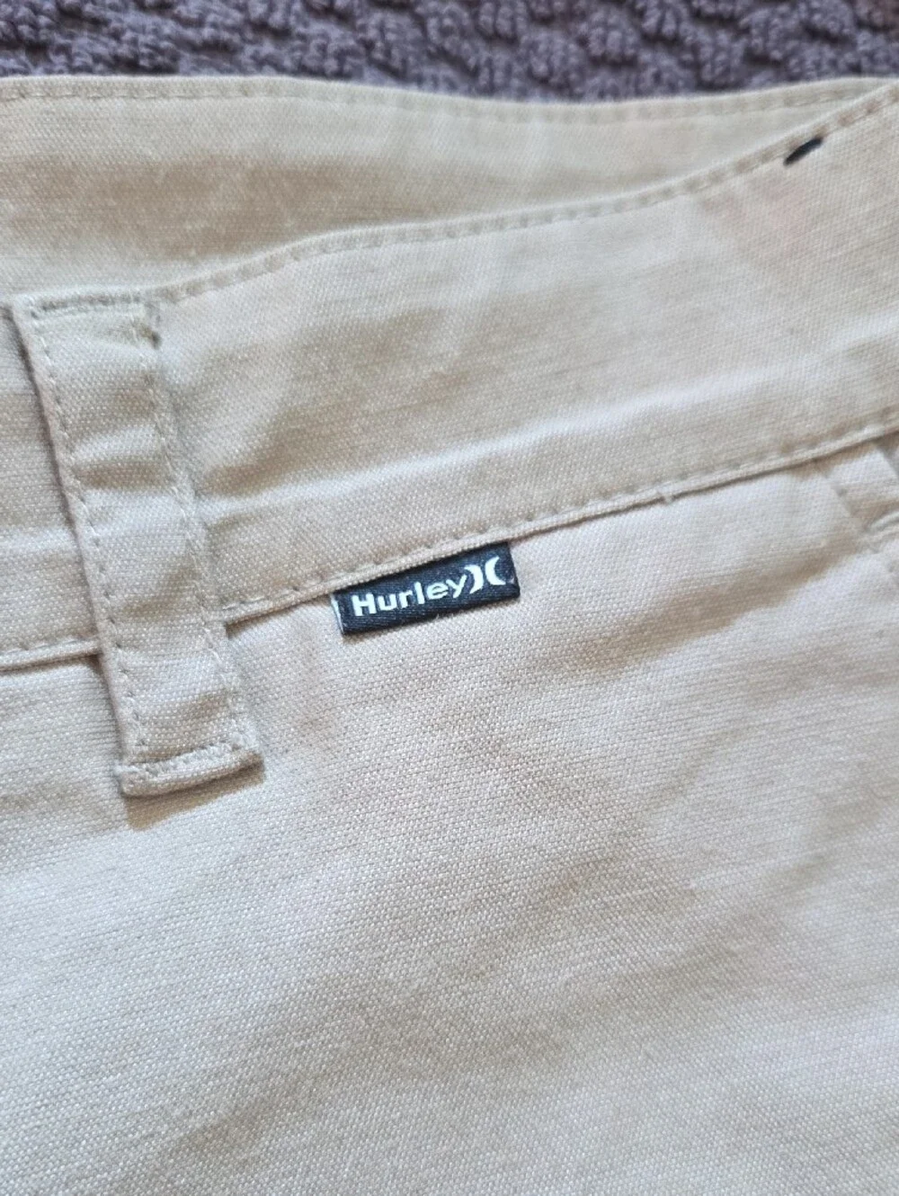 Hurley Men's Flat Front Shorts in Light Khaki